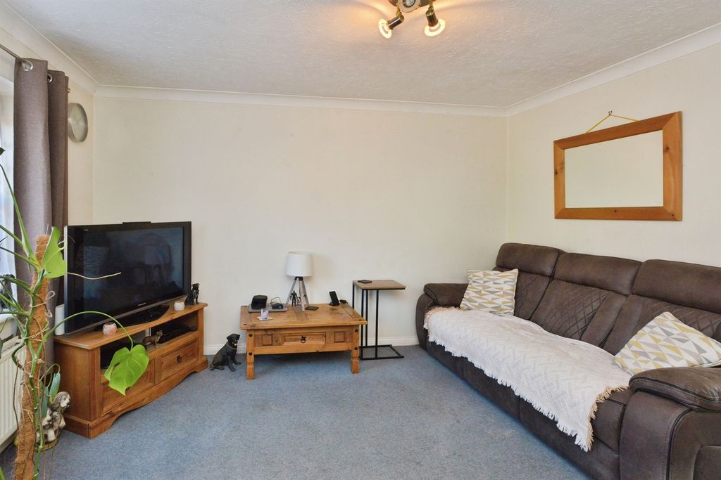 Property photo 3 of 17