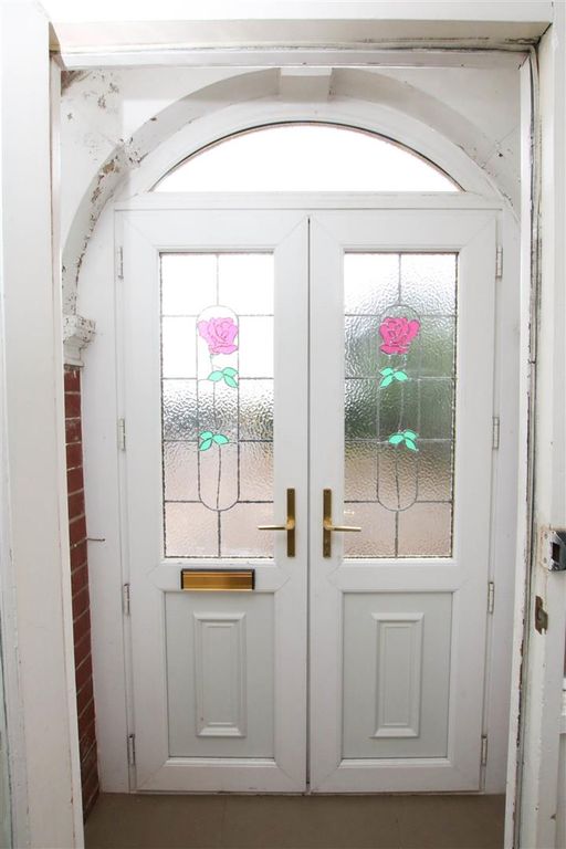 Property photo 2 of 18 Entrance Porch