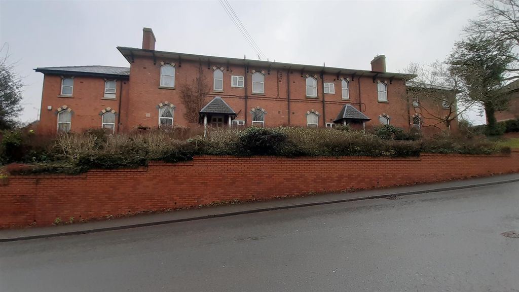 Property photo 2 of 2 Flat 8 Newman House, External, Front (1).Jpg