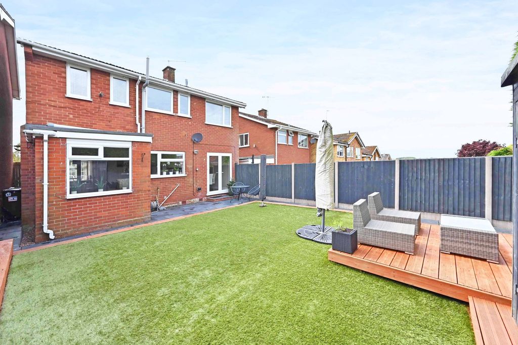 Property photo 2 of 31