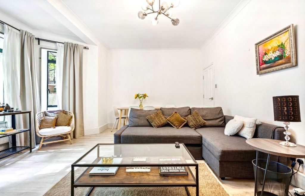 Property photo 3 of 8 A085i00000L94D7Aaj_Kof220049_20.Jpg