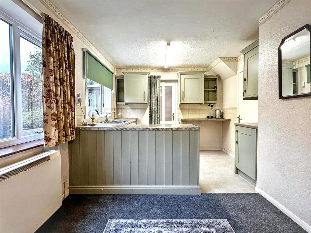 Property photo 3 of 23 Kitchen Diner