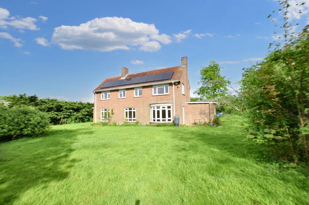 Property photo 2 of 9