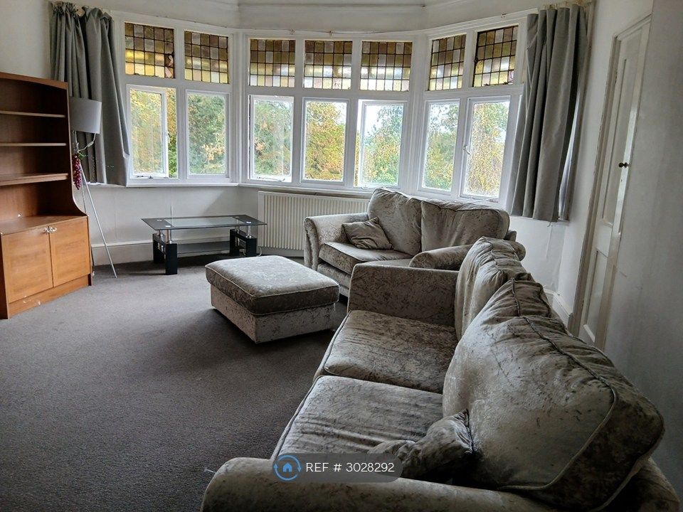Property photo 1 of 10 Living Room