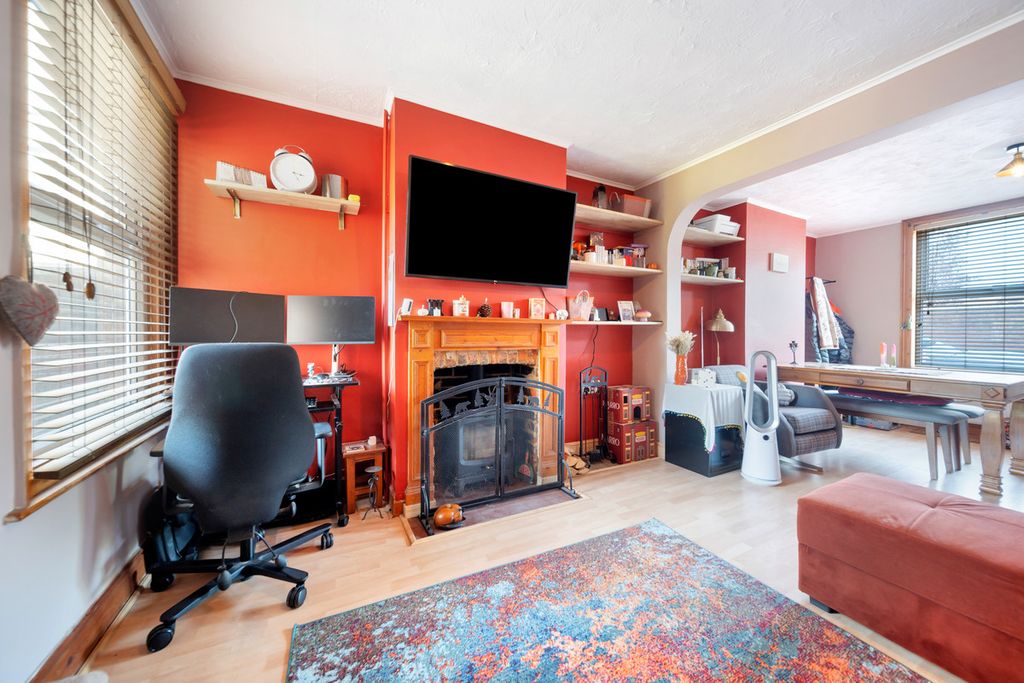Property photo 2 of 12