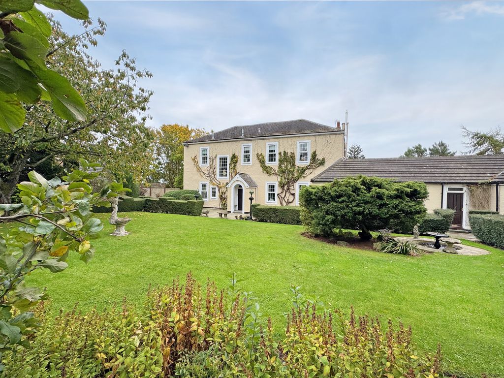 Property photo 3 of 49