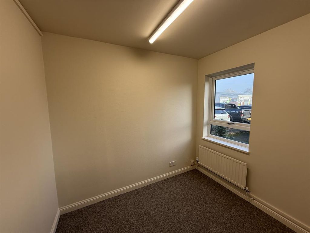 Property photo 2 of 11 Photo 1