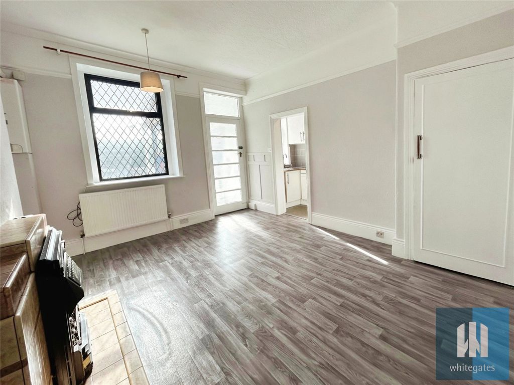 Property photo 3 of 26 Picture No. 31