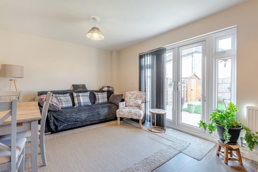 Property photo 3 of 25