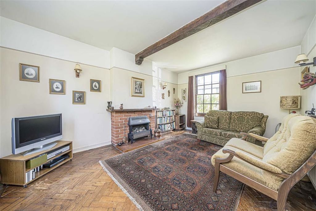 Property photo 2 of 8