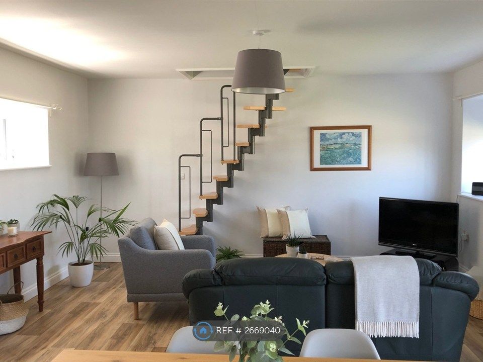 Property photo 3 of 22 Living