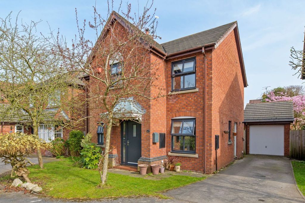 Property photo 1 of 19 Exterior