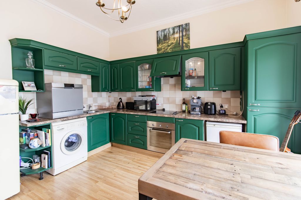 Property photo 2 of 17 Kitchen