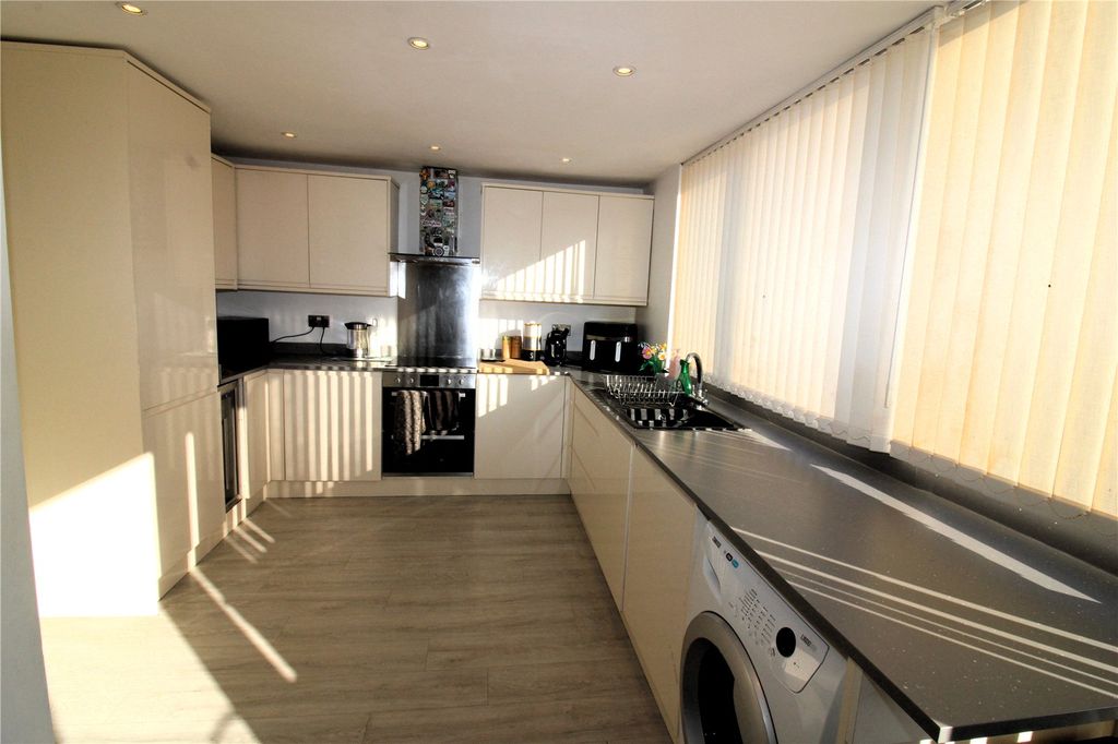 Property photo 3 of 17 Picture No. 07