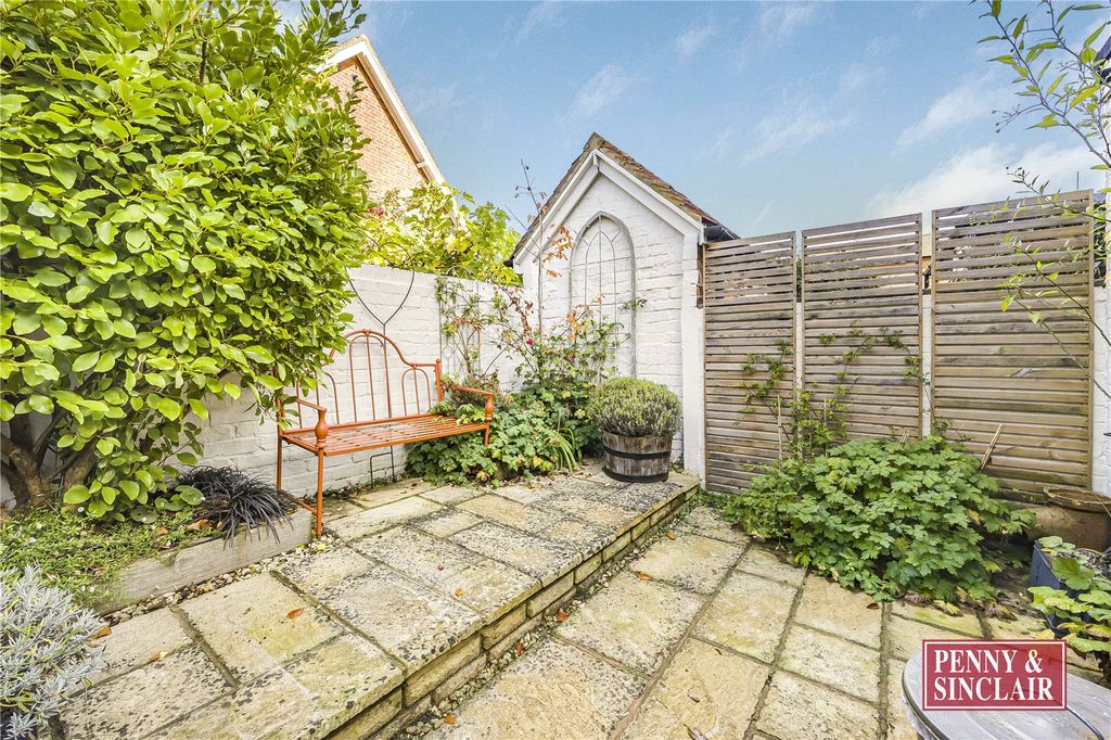 Property photo 3 of 12 Picture No. 02