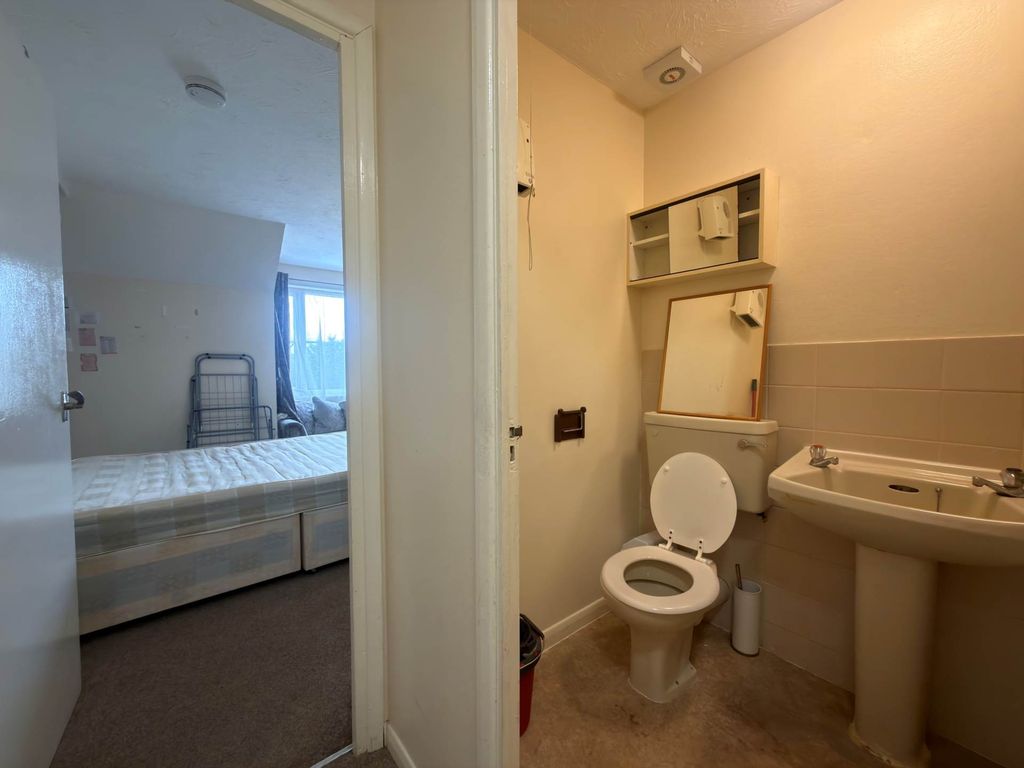 Property photo 3 of 5