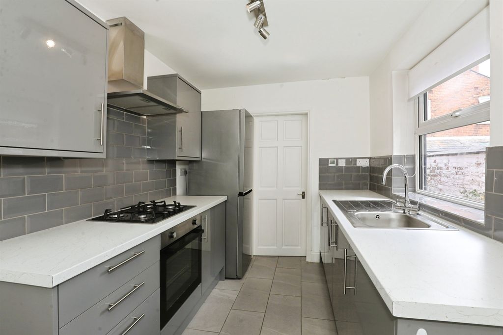 Property photo 2 of 19