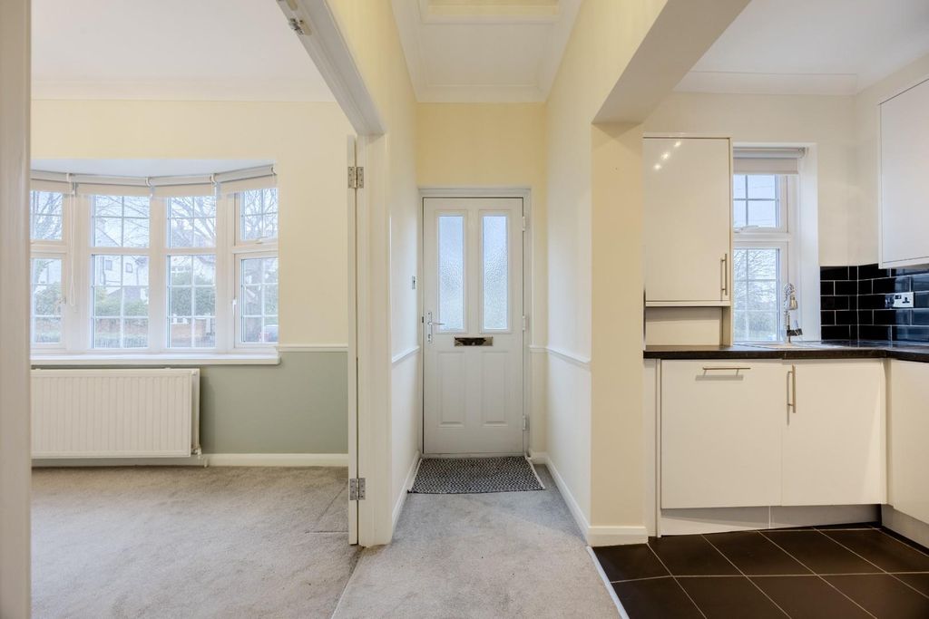 Property photo 2 of 17 Entrance