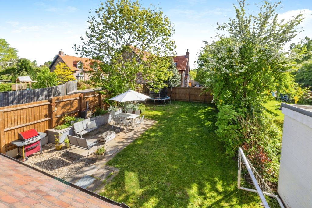 Property photo 2 of 19 Rear Garden