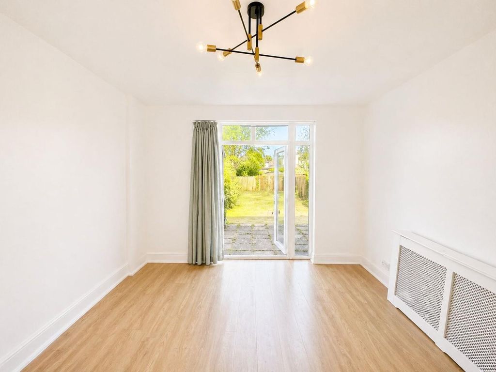 Property photo 3 of 12 Dining Room