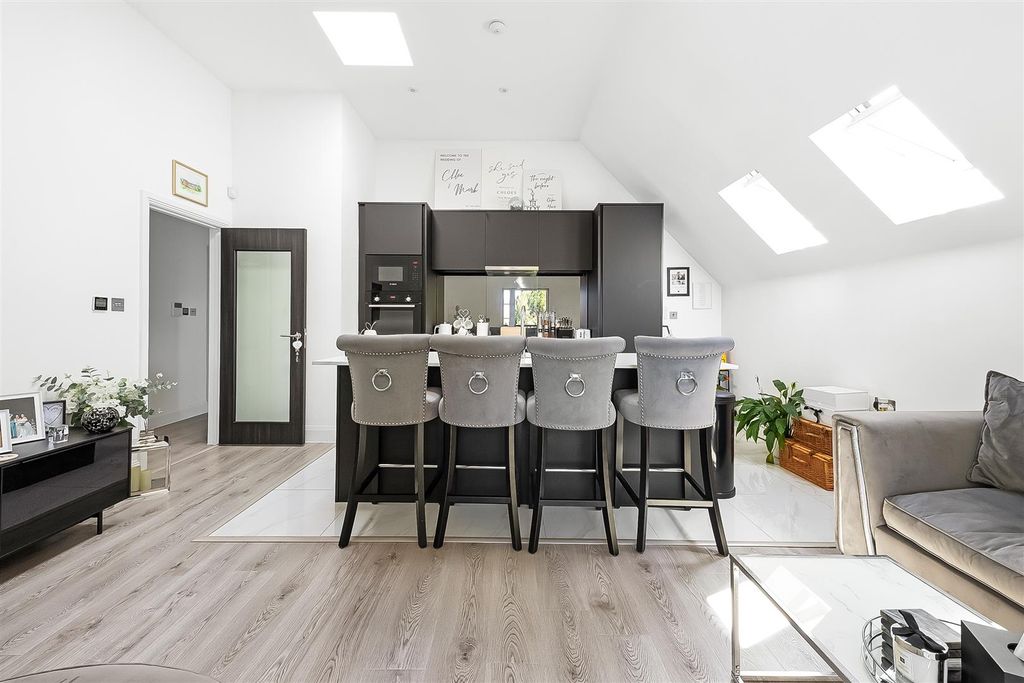 Property photo 3 of 15 Kitchen/Reception Room