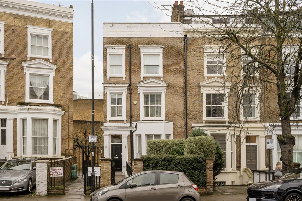 Property photo 1 of 16 Maskells-76 Warwick Gardens-25_Hi.Jpg