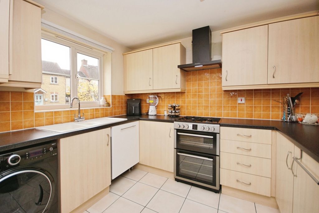 Property photo 3 of 21 Photo