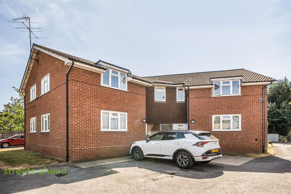Property photo 1 of 19 Fc7d0509-Bbd0-406...