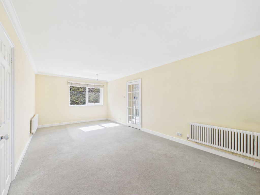 Property photo 2 of 14 Cam01984G0-Pr0580-Still005