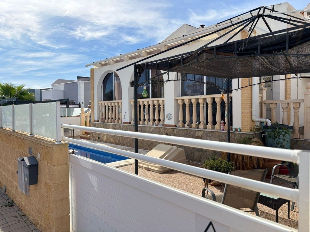 Property photo 1 of 50