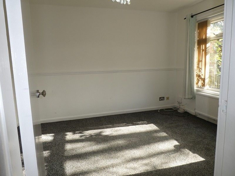 Property photo 2 of 11 Front Reception