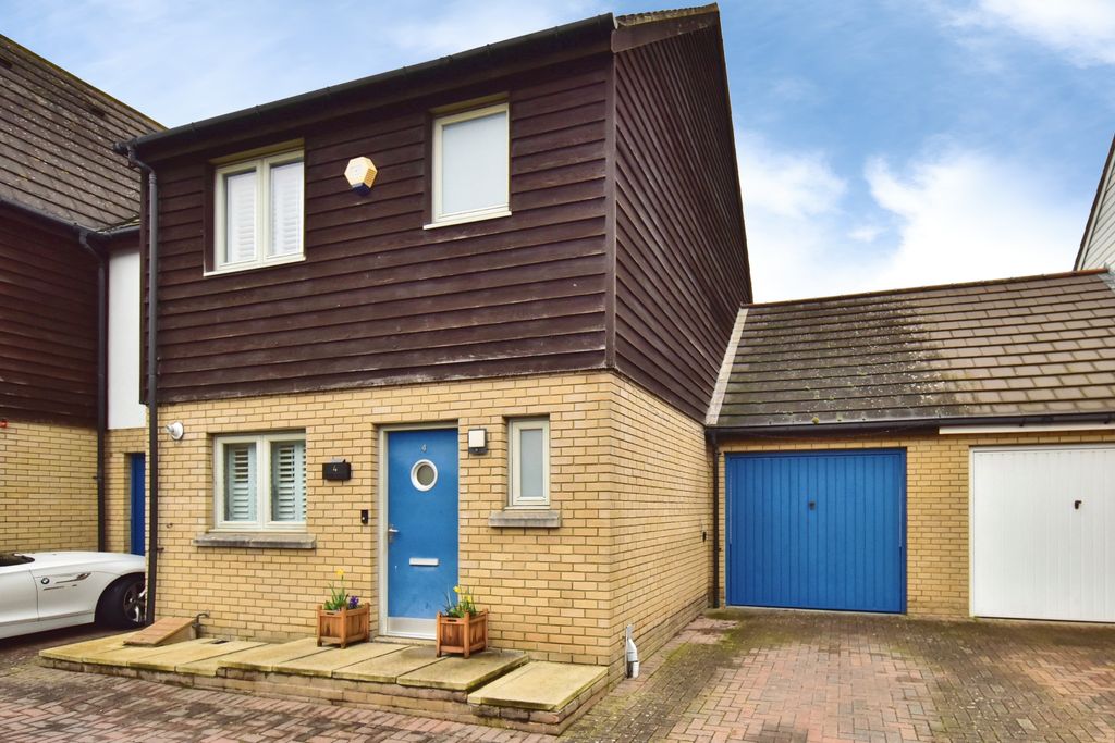 Property photo 1 of 20 Front