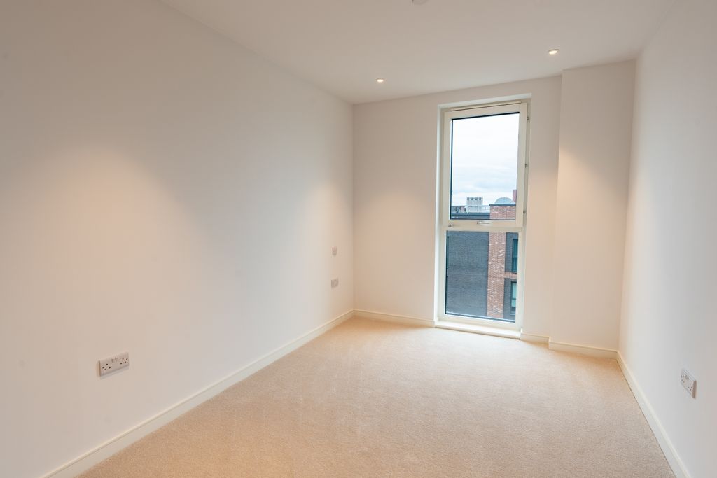 Property photo 3 of 10 Bedroom 3