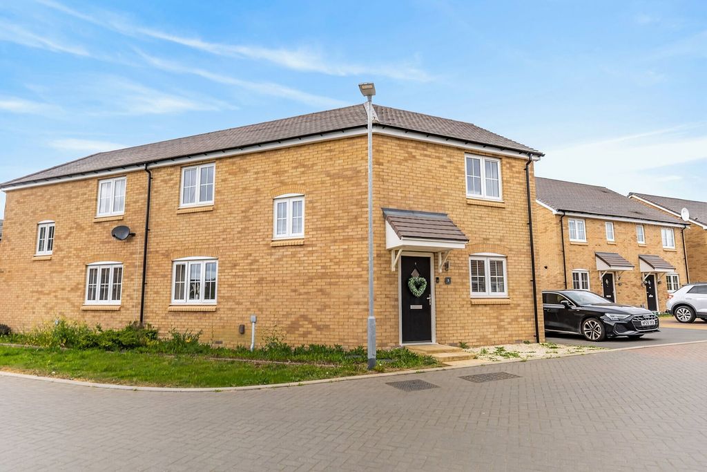 Property photo 1 of 21