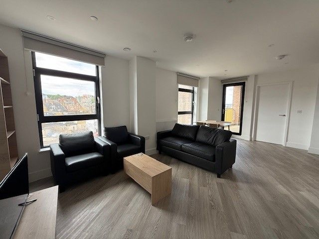 Property photo 2 of 8