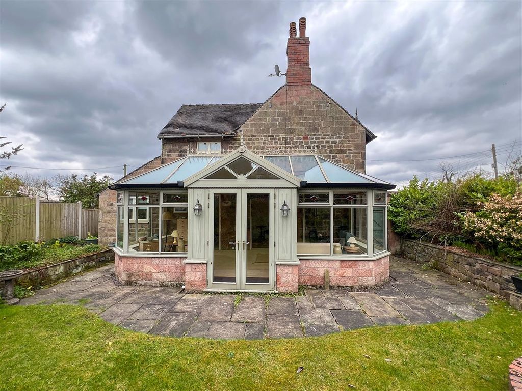 Property photo 1 of 42 Side Aspect