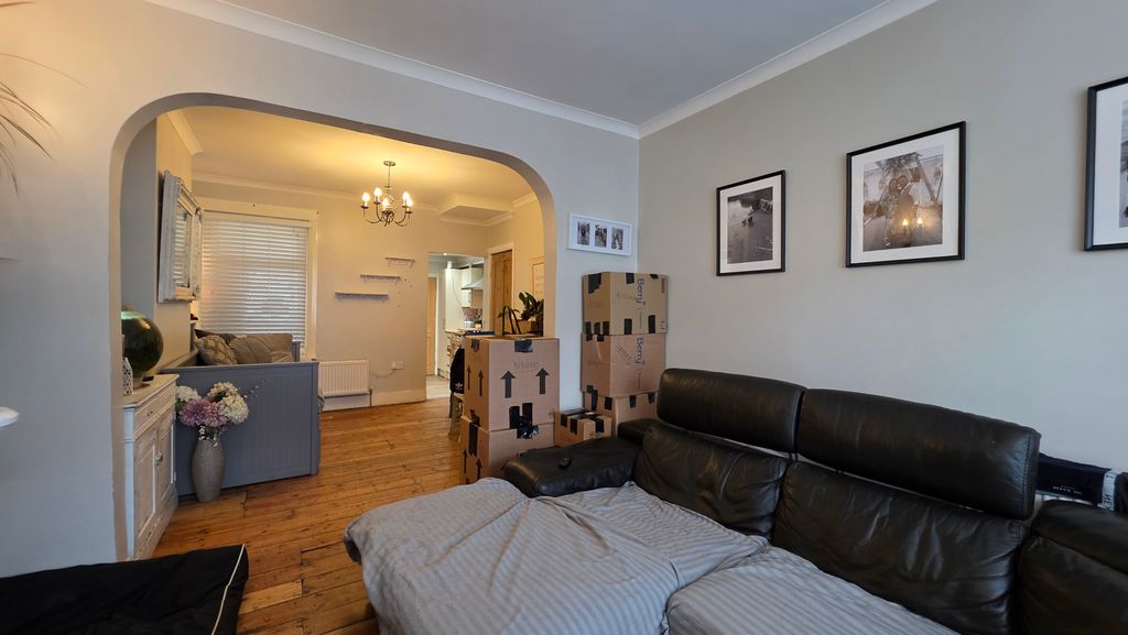 Property photo 3 of 11