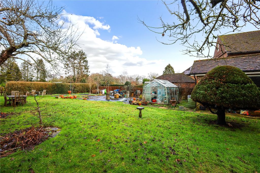 Property photo 2 of 17 Picture No. 25