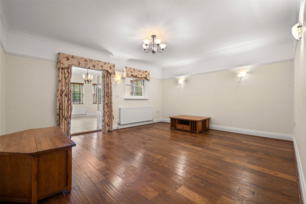 Property photo 2 of 8 Picture No. 19