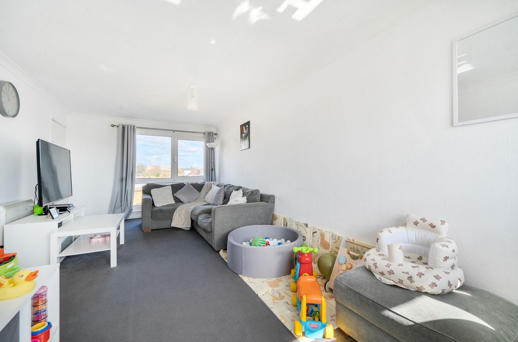 Property photo 3 of 11 1431717-1-69c5176...