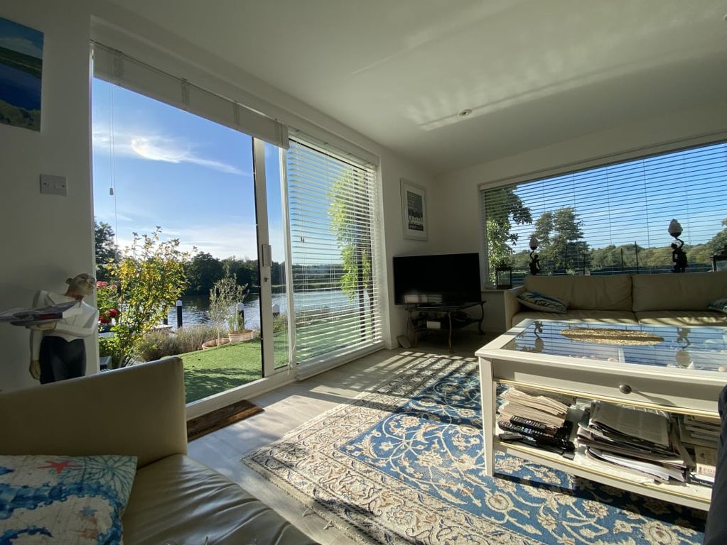 Property photo 2 of 34