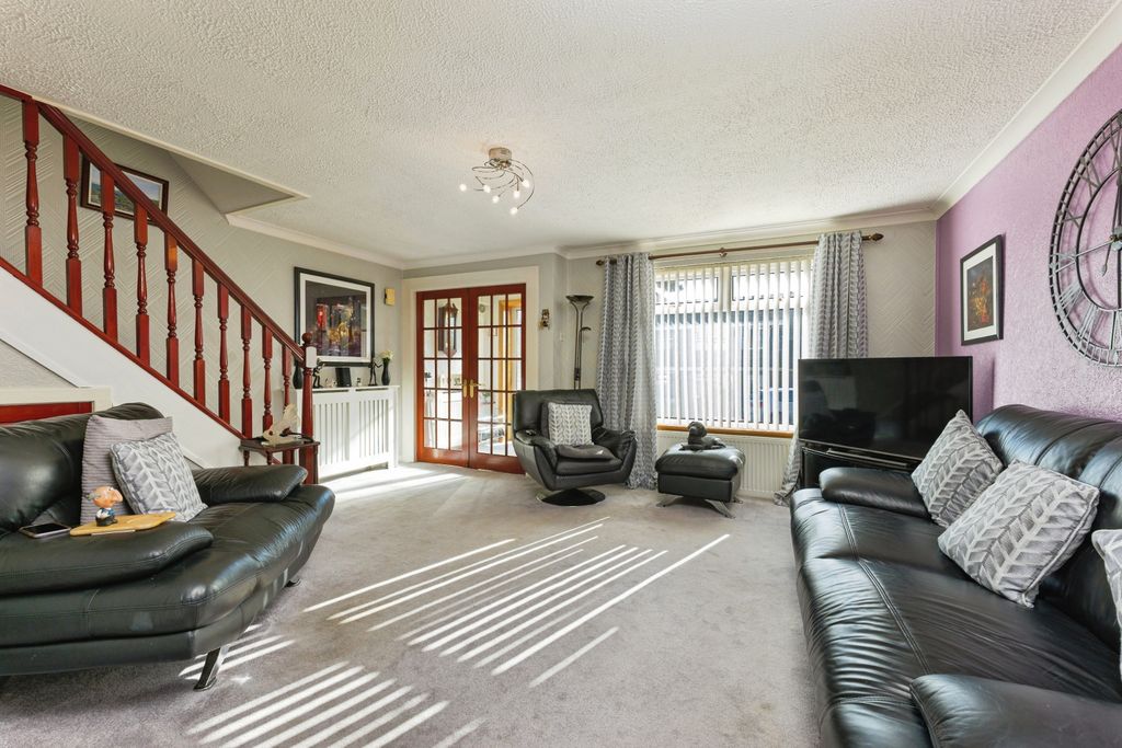 Property photo 3 of 15 Living Room
