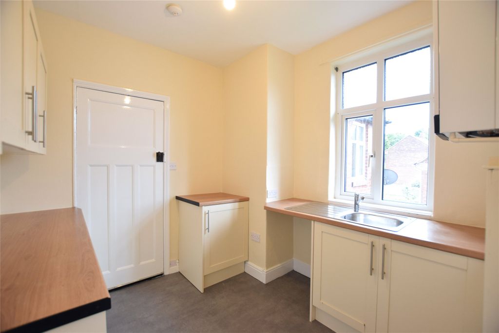 Property photo 3 of 9 Kitchen