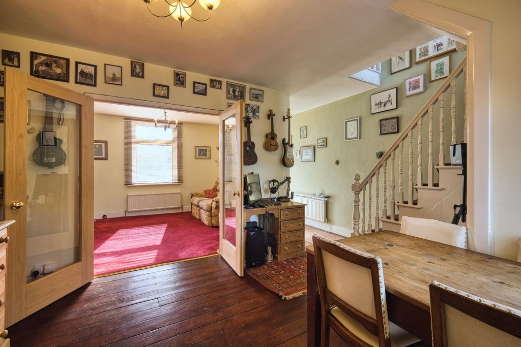 Property photo 2 of 11 Picture 2