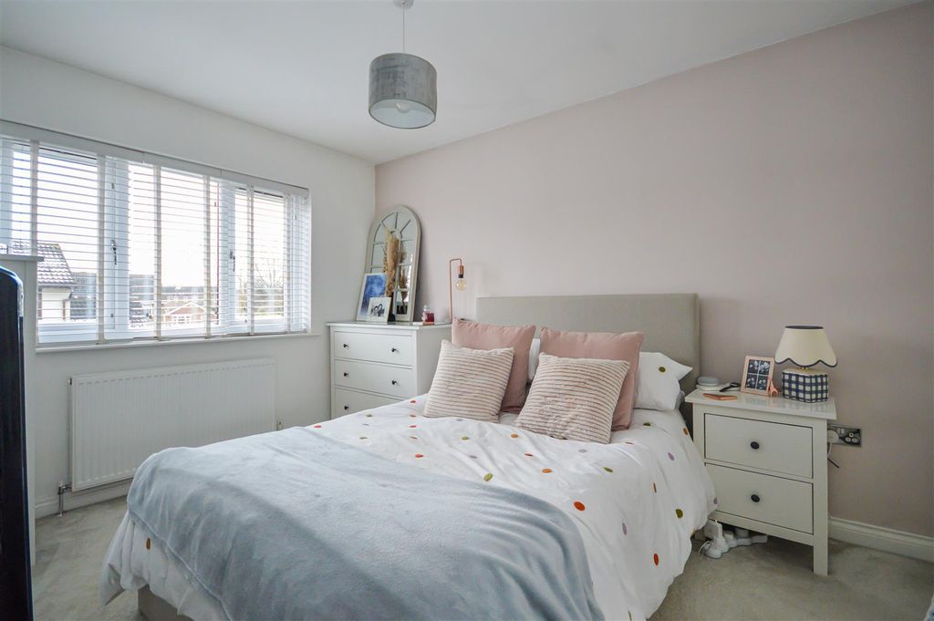 Property photo 3 of 10 Bedroom One