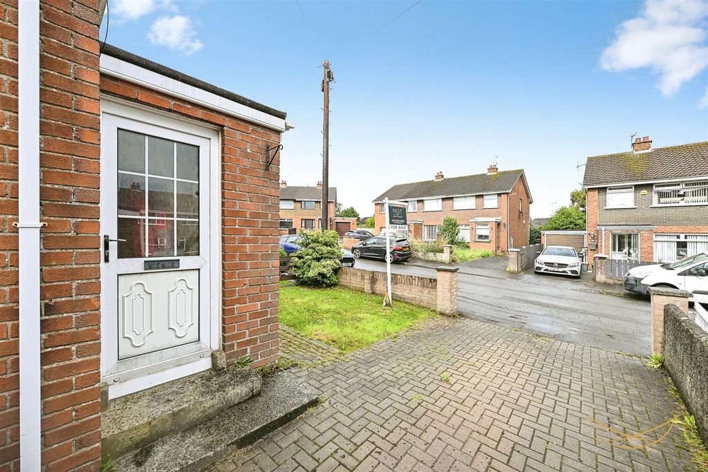Property photo 3 of 30 Dhp-2.Jpg
