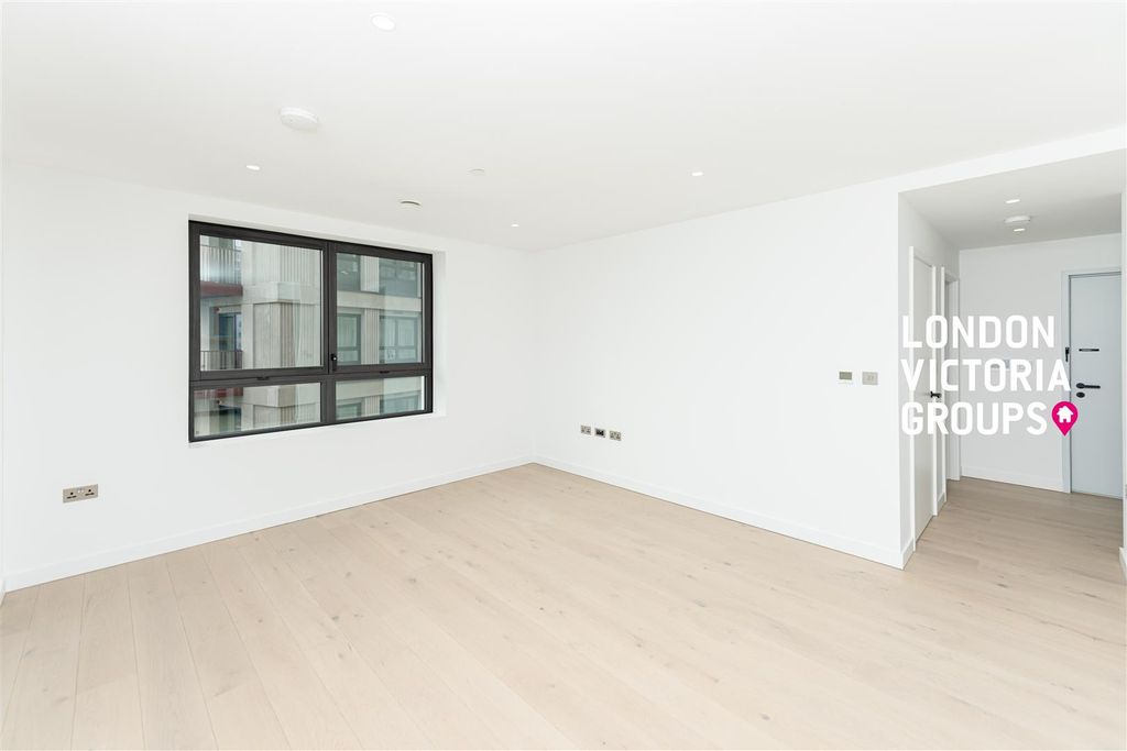 Property photo 3 of 15 1-7270.Jpg