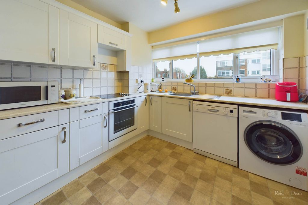 Property photo 3 of 16