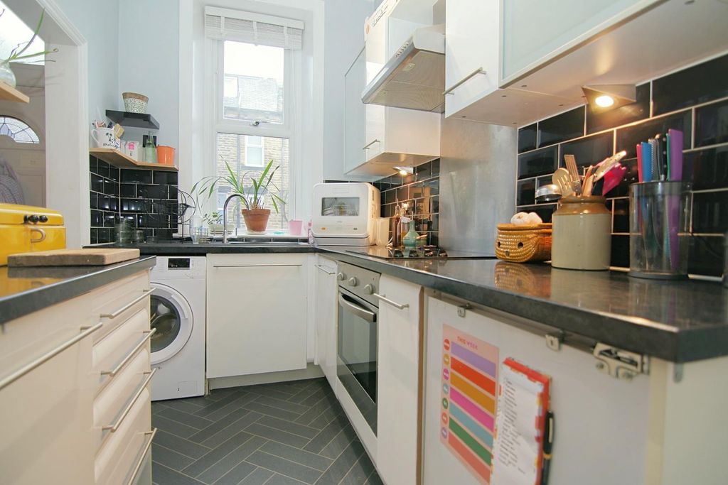 Property photo 3 of 14 Kitchen