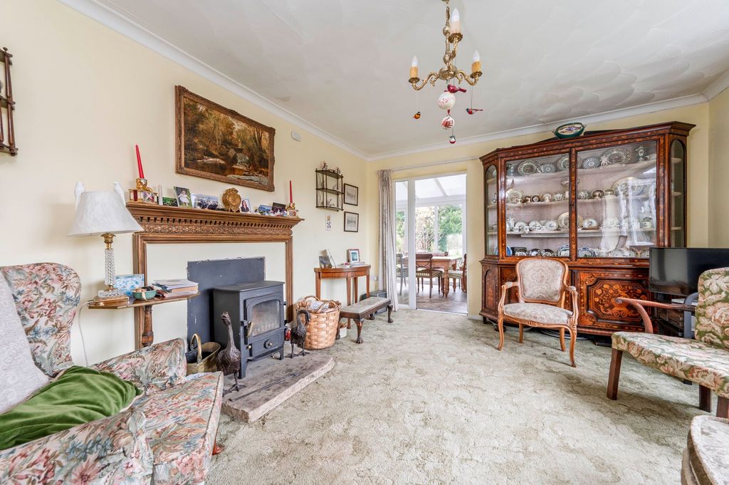 Property photo 2 of 22 Living Room